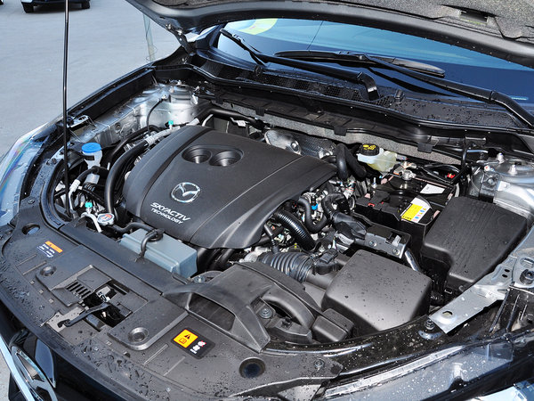 長(zhǎng)安馬自達(dá) 2.0L 自動(dòng) 發(fā)動(dòng)機(jī)主體特寫