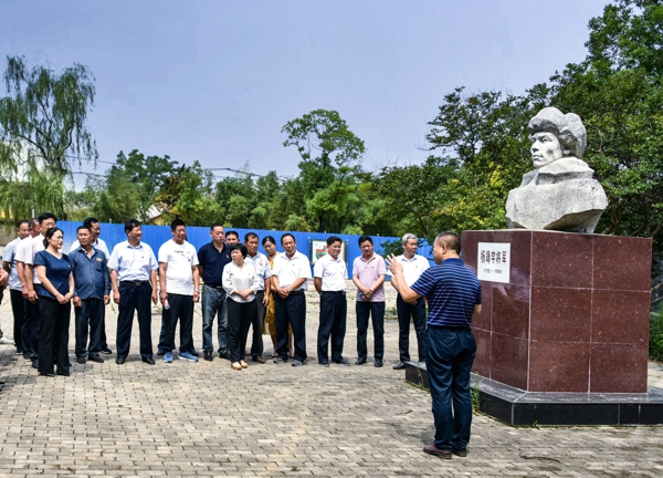 �˱�ؔ�U�v�R��ֹ�˾���M��������ؚ���h�T���ܼtɫ����