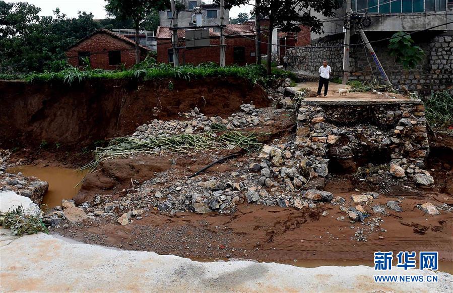 ���ϰ������������ 9.8�f�˾o���D��