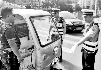 漯河整治亂過馬路一個月以來闖紅燈驟降80%