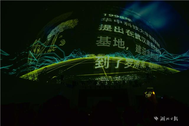 ���_���t��̓�M��������⡱�Ċ^�����£�����һ������˵Ċ^���v�̣�׷�������ʮ�꣬�`�Ō�����������