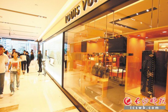 �����\(y��n)�_(d��)�������Lɳ�׼Ҹ߶��̈�������(j��ng)�R����LV��30�������H피�Ʒ�ƣ����t���R�D(zhu��n)�͡��Lɳ���(b��o)ӛ�� ��w �z