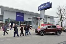 花64萬買的車開3天漏油