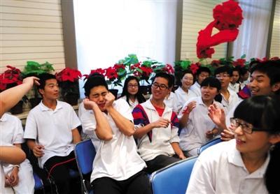 公安部交管局發通知:高考運試卷車輛優先通行(00:00:00)