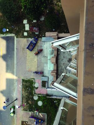 孩子從9樓墜下,掉在2樓平臺上