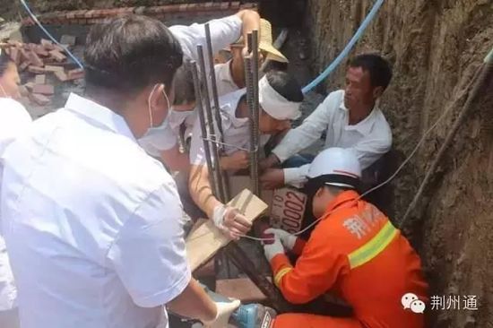 湖北工人施工時從樓上跌落 喉嚨遭鋼筋刺穿(圖)