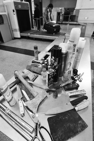 新“禁帶目錄”昨施行 漢口火車站查收38把菜刀