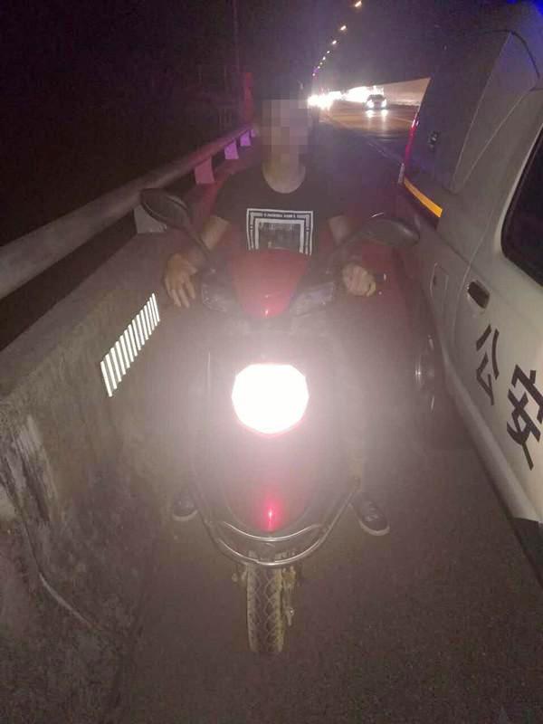 外賣小哥跟著導(dǎo)航上高速 3公里訂單走了30公里