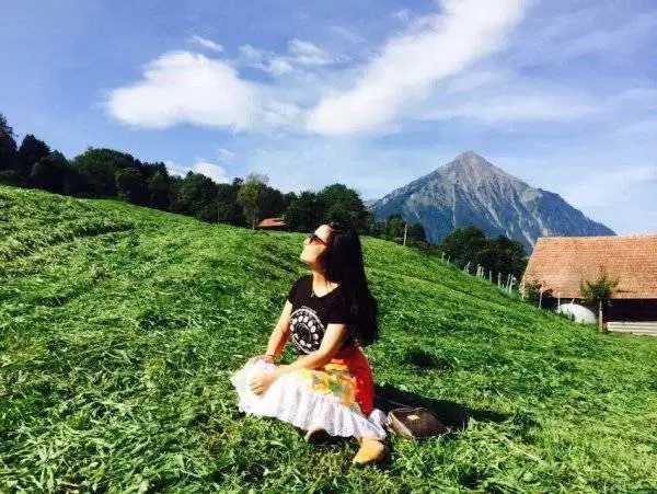 美女大學生“出租”自己當陪游 要求對方必須有趣