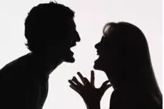 男子陪妻戰(zhàn)勝癌癥病魔 被妻罵