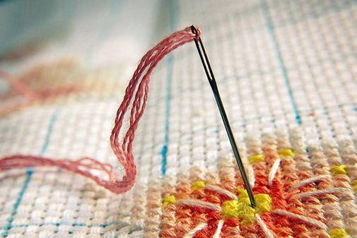 繡花針扎進(jìn)嬰兒肚子懸胃中3天 一半被胃液腐蝕