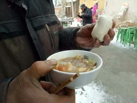 һ���һ���z�^�İ��º����ΆΡ�