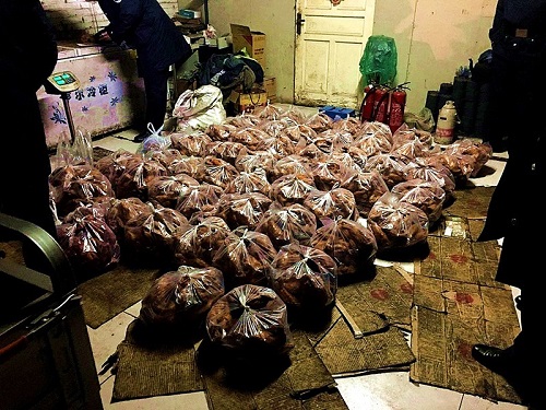 多部門深夜出擊 截住千斤“問題燒雞”